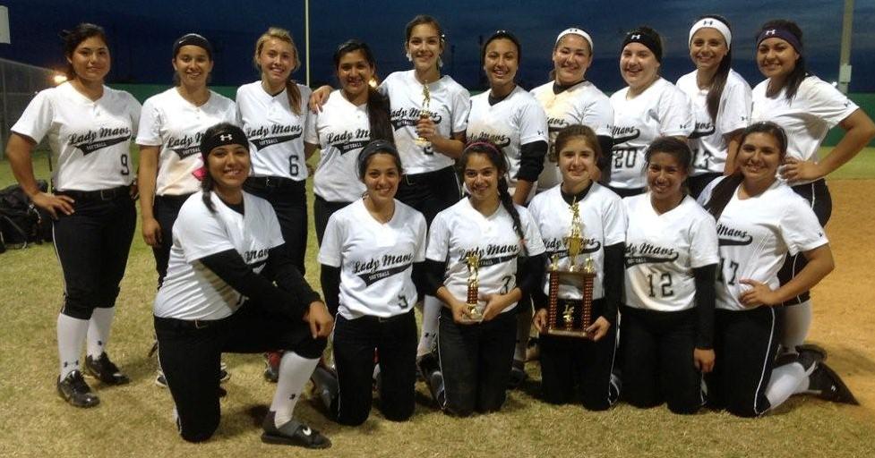 ladymaverickssoftballteam at la joya 2013.jpg